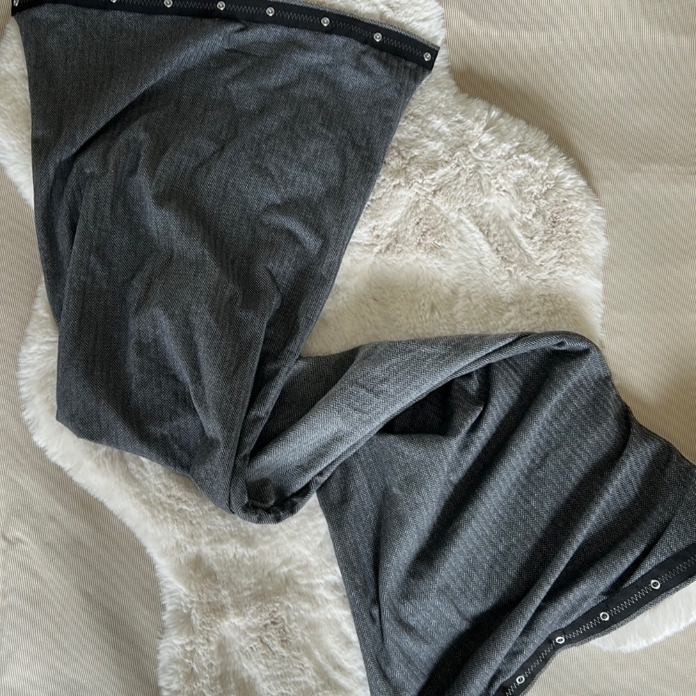 ivivva (lululemon brand for young girls) herringbone vinyasa scarf